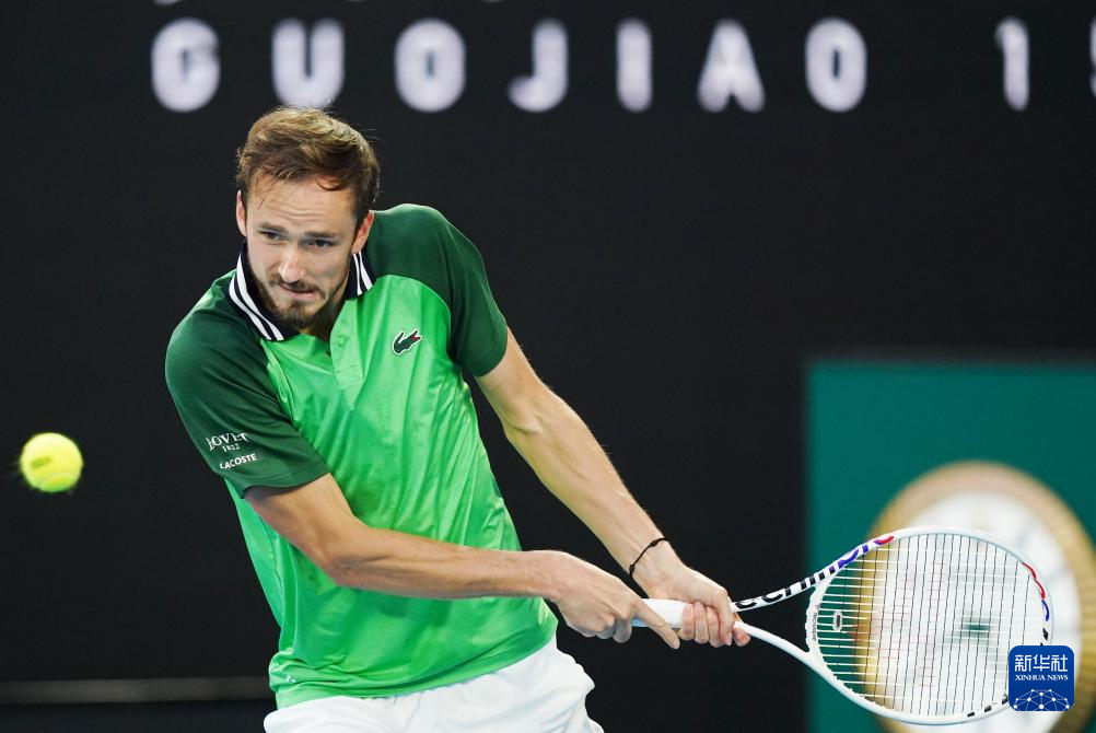 上场时间被 上场时间被