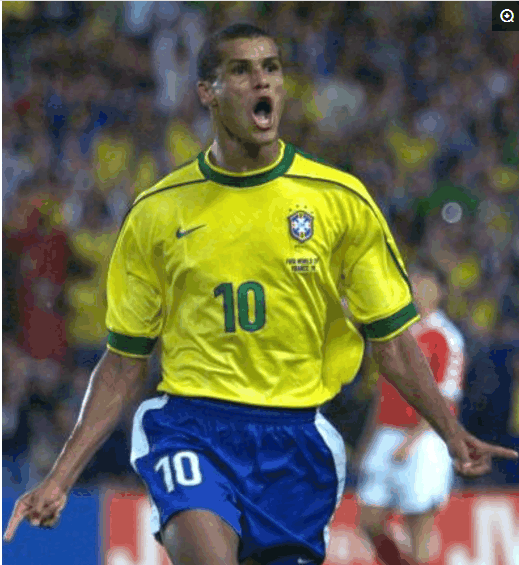 姆在比赛末 姆在比赛末