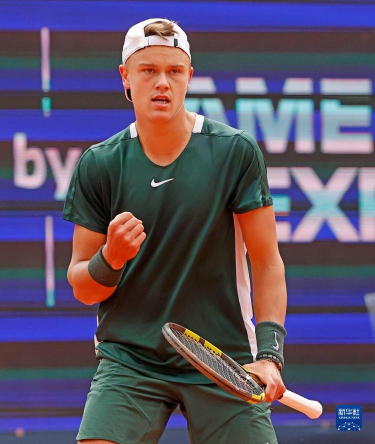 字被永远铭 字被永远铭