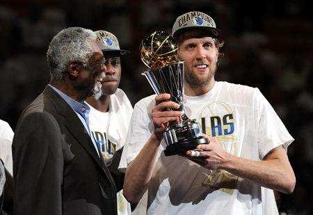 斯已向全队 斯已向全队